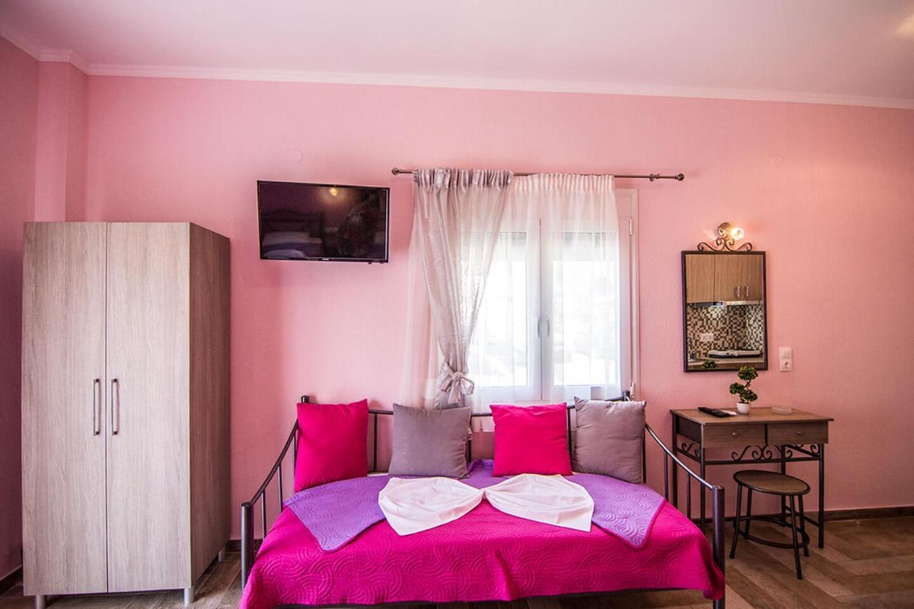 Christodoulos Eleftheria House Nea Vrasna Exterior foto
